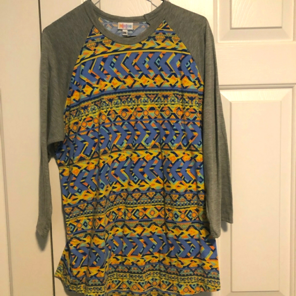 LuLaRoe "Randy" tee, Size: 2XL, blue/yellow multi-color tee w/ grey sleeves